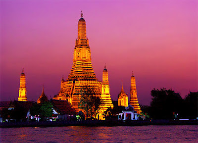 1. Буддийский Монастырь Ват Арун (WAT ARUN)