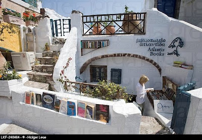 Книжный магазин ATLANTIS BOOKS, Санторини, Греция