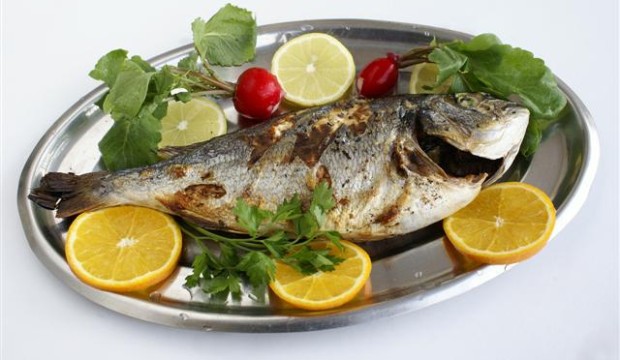 Рыба на блюде фото