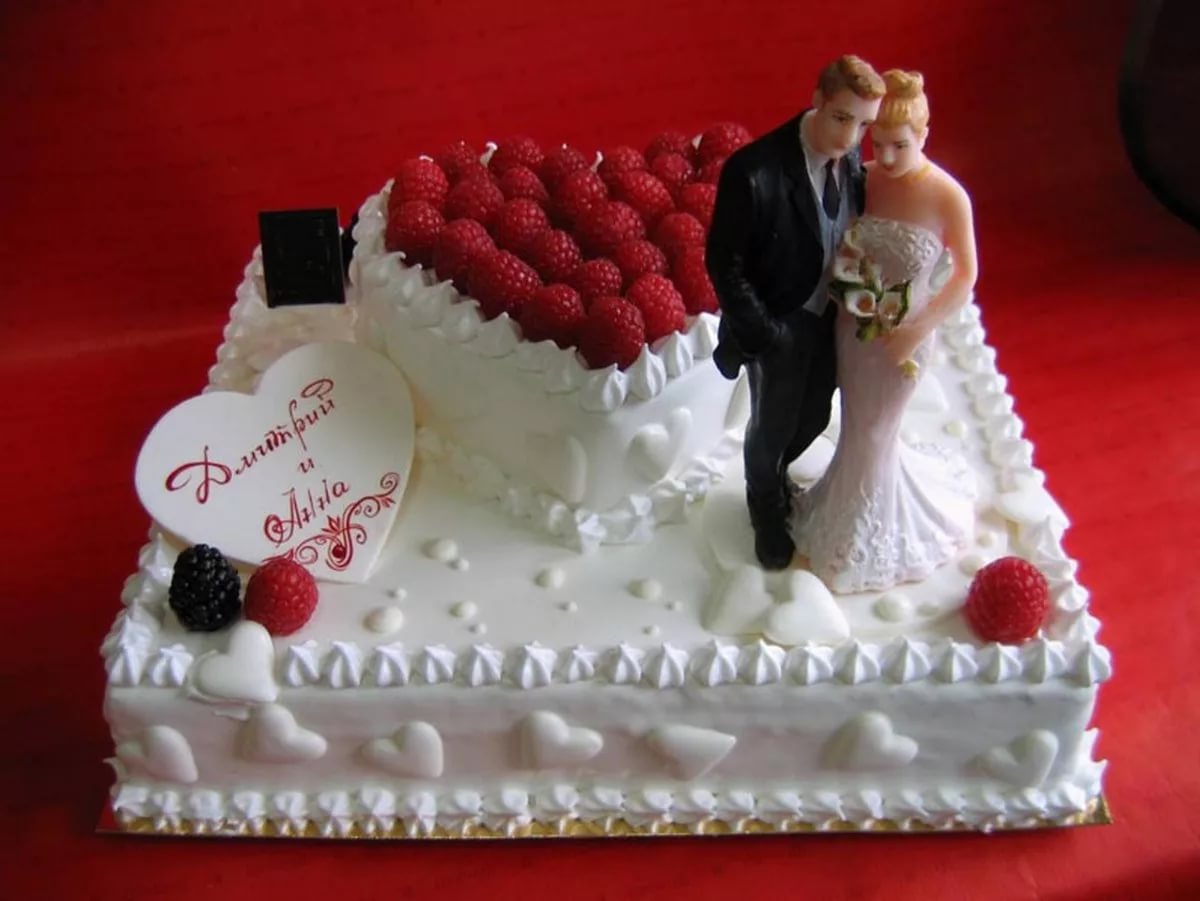 Какой торт заказать на годовщину свадьбы?