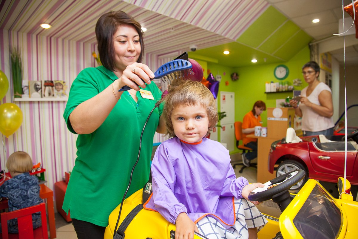 Какую выбрать детскую парикмахерскую?