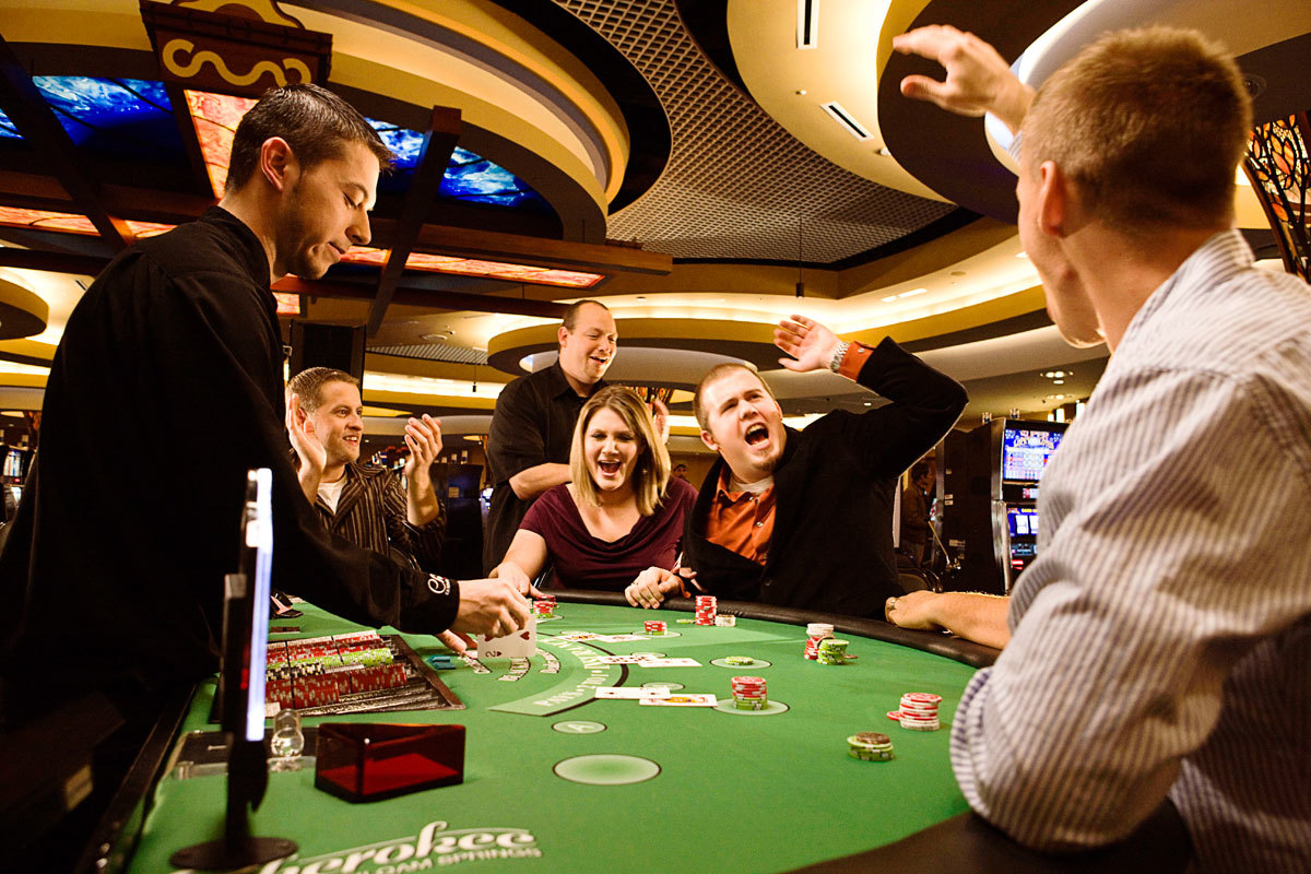 Можно ли играть в казино онлайн в турнирах?