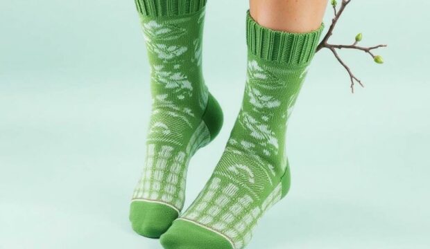 Носки с ветками: природная гармония