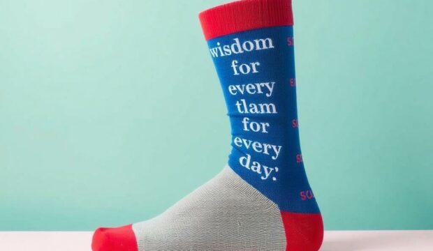 Носки с цитатами: мудрость на каждый день