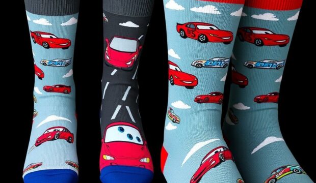 Носки с автомобилями: страсть к скорости