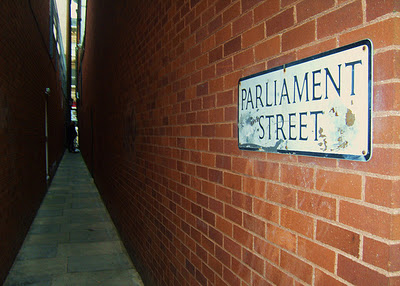 Parliament Street, Эксетер, Англия, необычные улицы