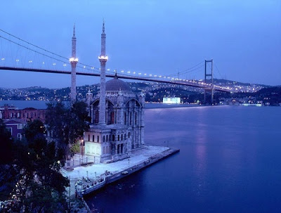Стамбул находится у моря