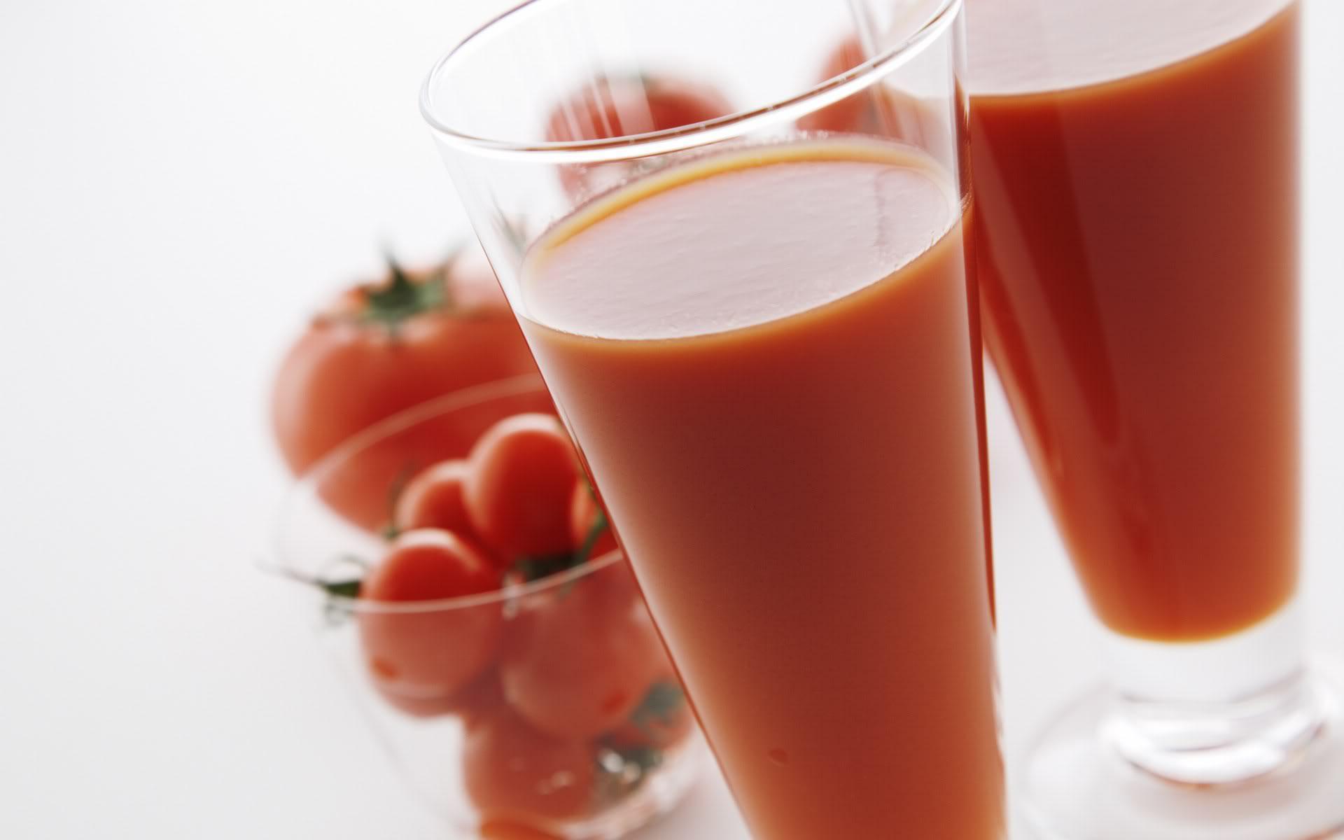 1343810049_health-benefits-of-tomato-juice[1]