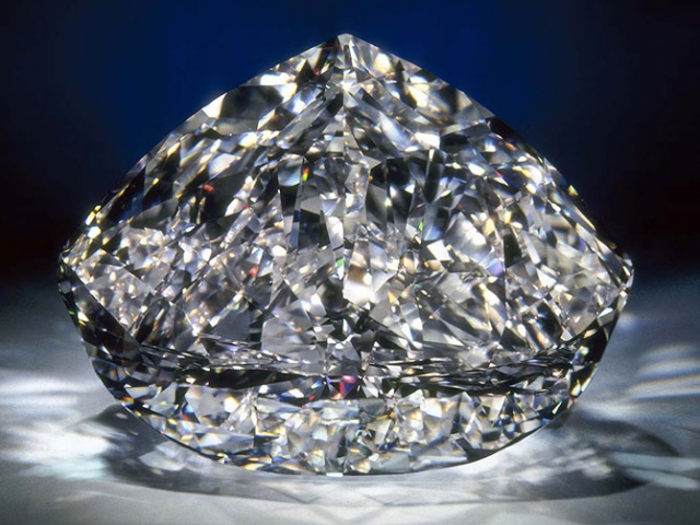 Самый большой в мире бриллиант фото