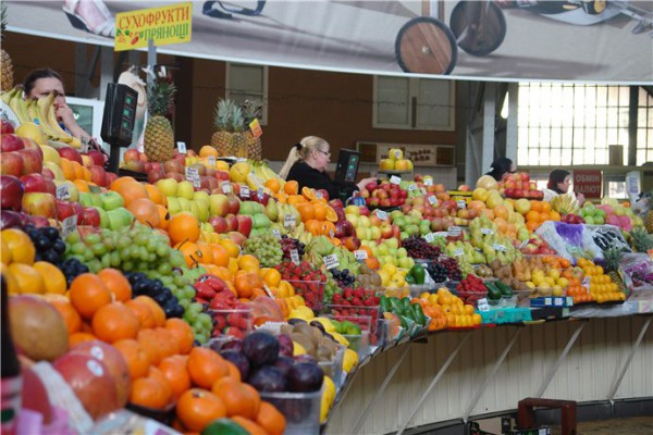 Рынок продажа фруктов фото