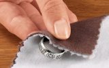 Как ухаживать за серебряными украшениями?