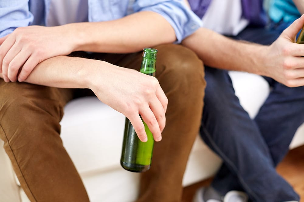 Болезни пьющих мужчин. Алкогольная зависимость. Проблемы с алкоголем. Консультирование клиентов с алкогольной зависимостью.